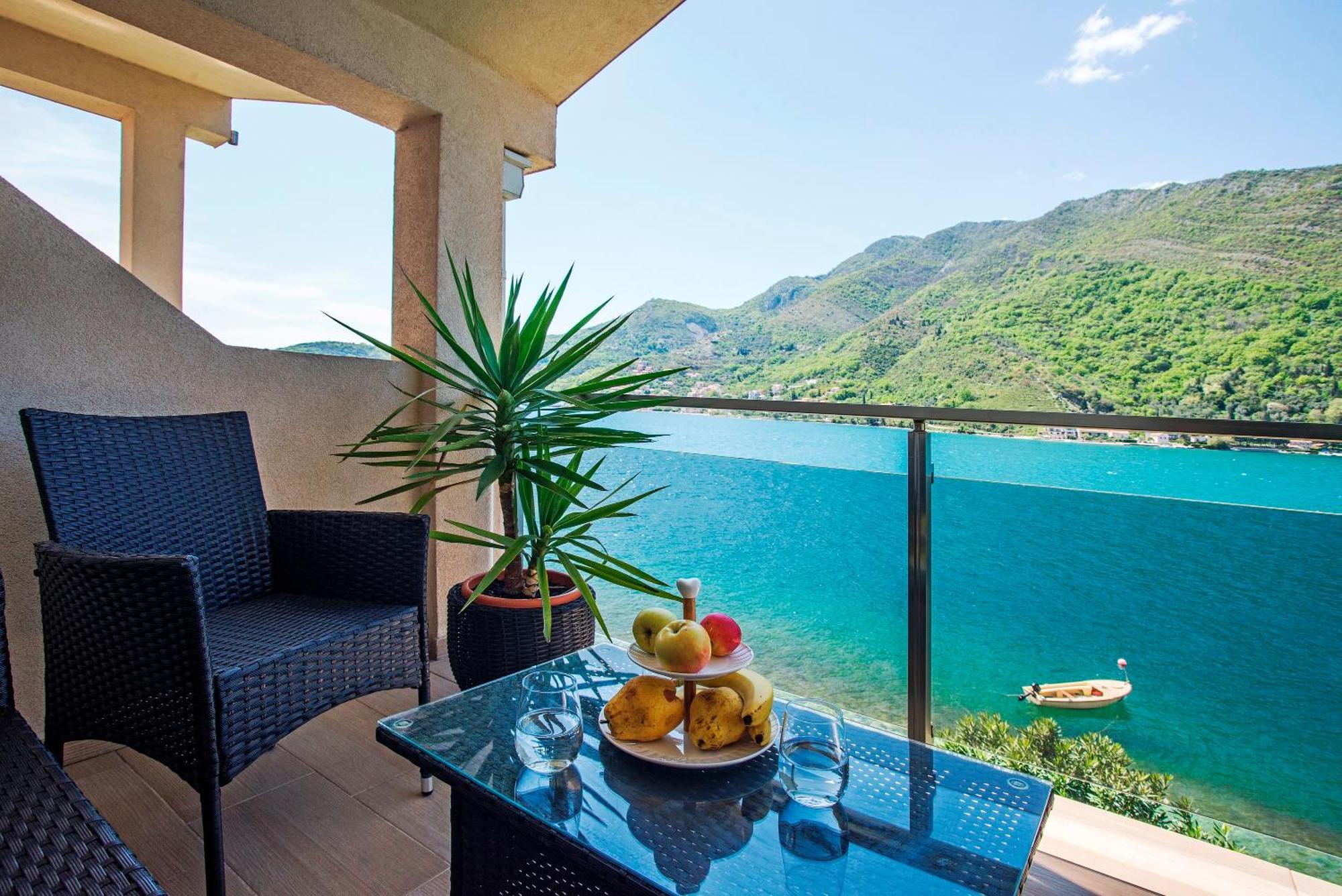 Apartments Maxhit Tivat Exterior photo